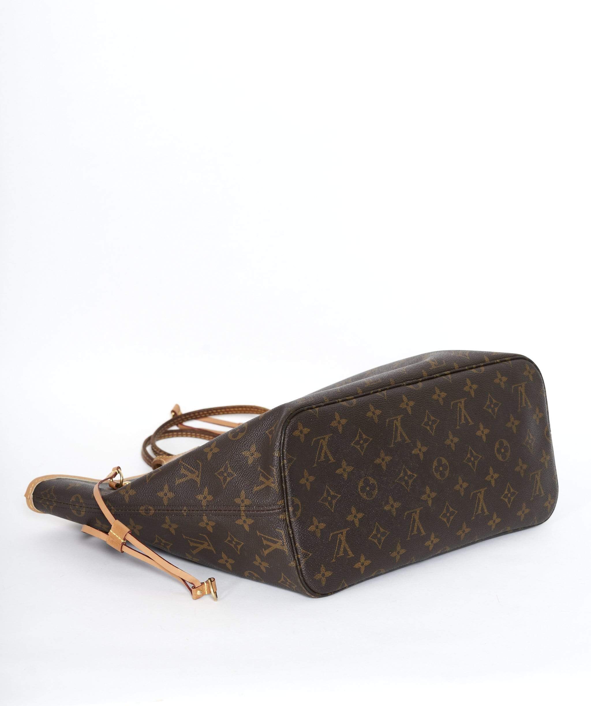 Louis Vuitton LOUIS VUITTON Monogram Neverfull MM Tote Bag AR1150