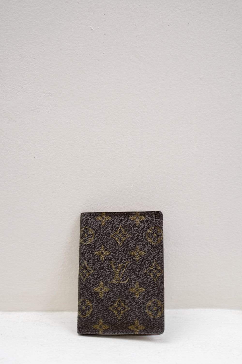 Louis Vuitton Louis Vuitton Monogram passport holder - ASL1830