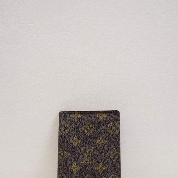 Louis Vuitton Monogram passport holder - ASL1830