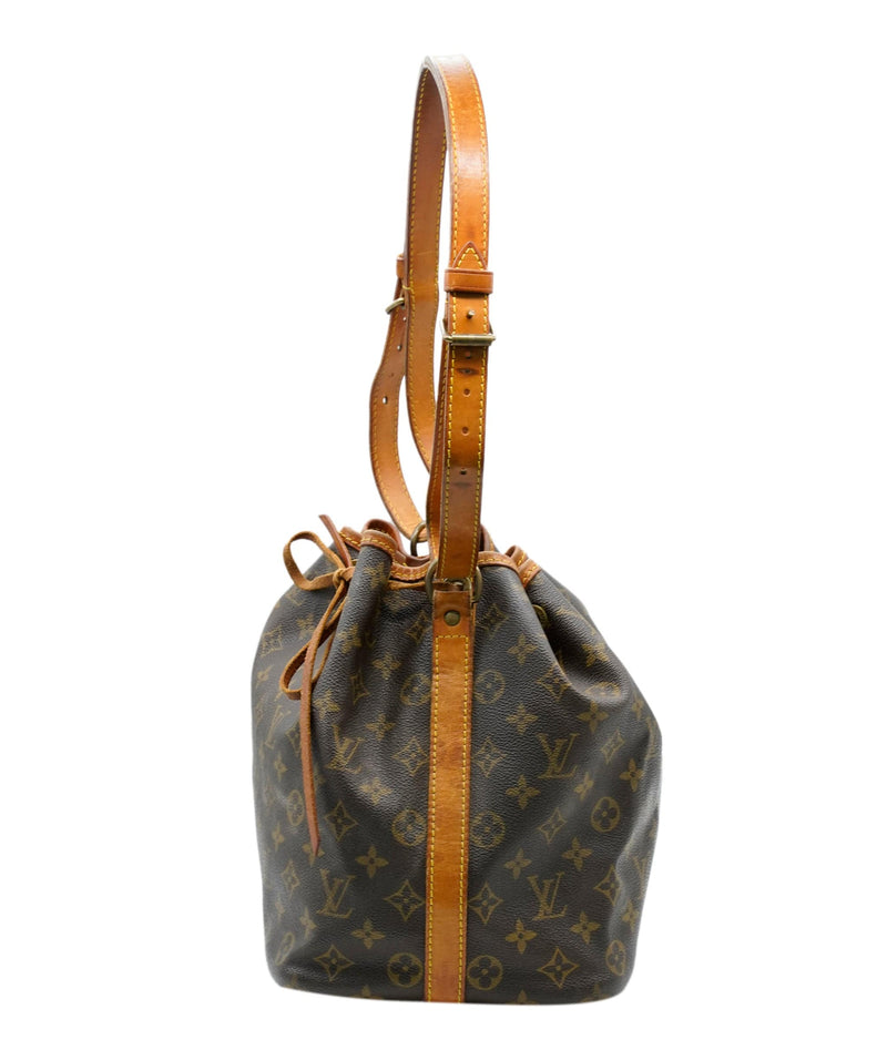 Louis Vuitton LOUIS VUITTON Monogram Petit Noe Shoulder Bag NW3016