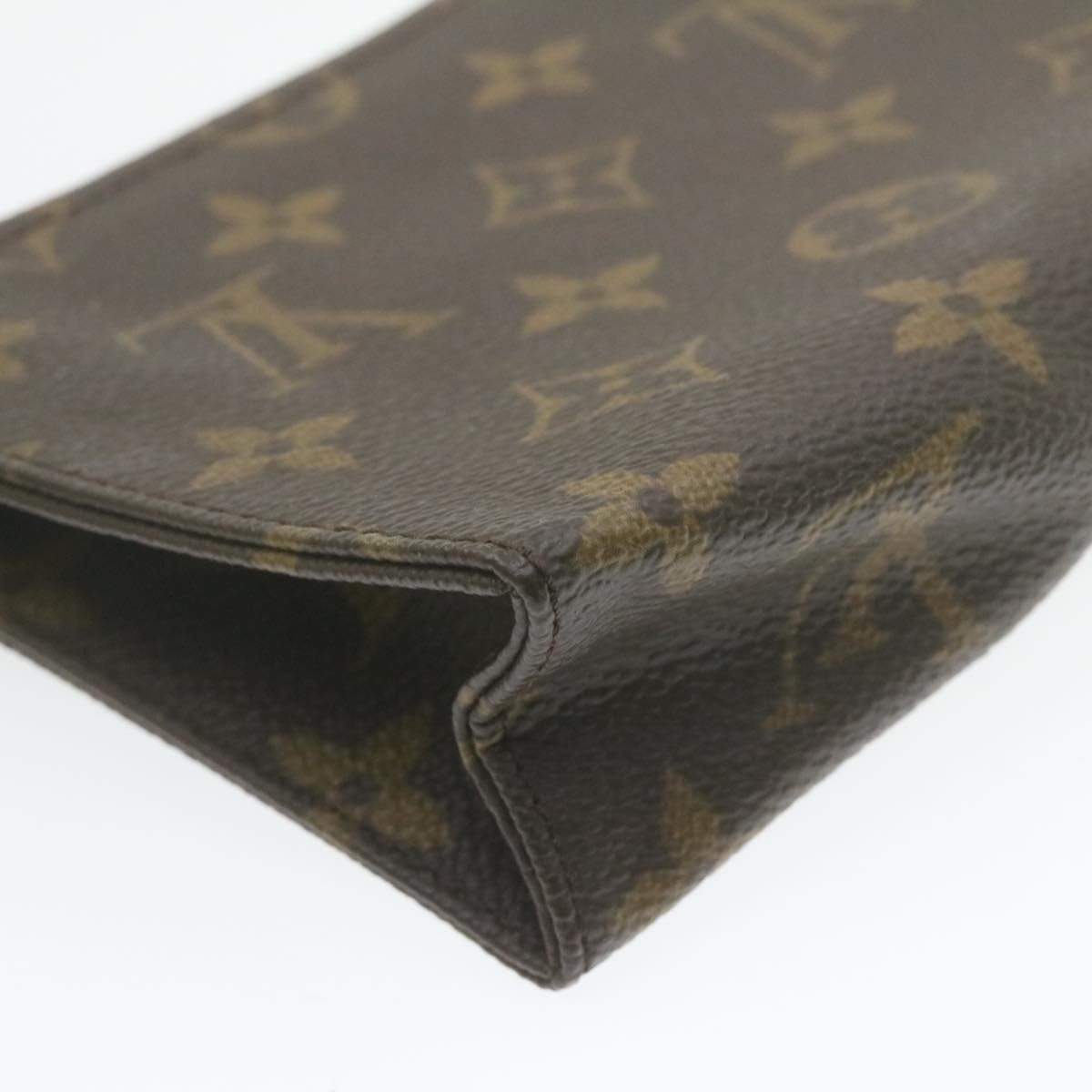 Louis Vuitton Louis Vuitton Monogram Poche Toilette 15 MW2218