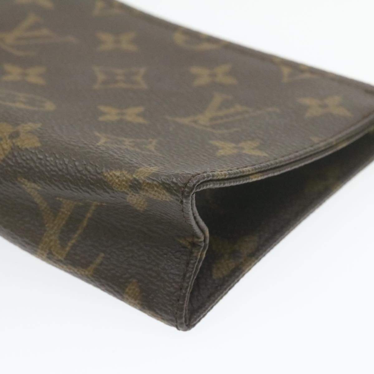 Louis Vuitton Louis Vuitton Monogram Poche Toilette 15 MW2218