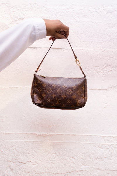 LOUIS VUITTON Monogram Pochette AR1928 with gold chain strap – LuxuryPromise