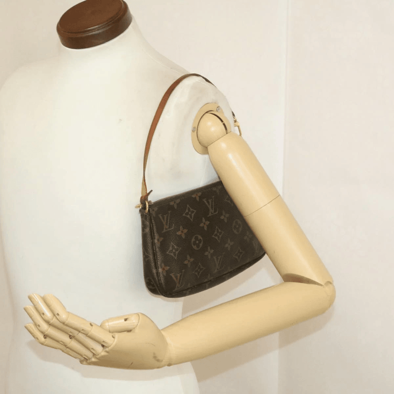Louis Vuitton Monogram Pochette Accessoires Pochette AR0081