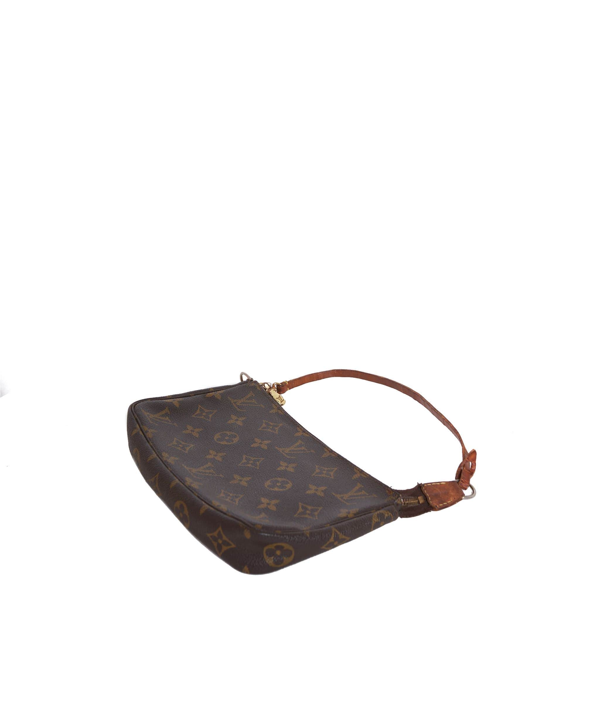 Louis Vuitton LOUIS VUITTON Monogram Pochette Accessoires Pouch MW2217