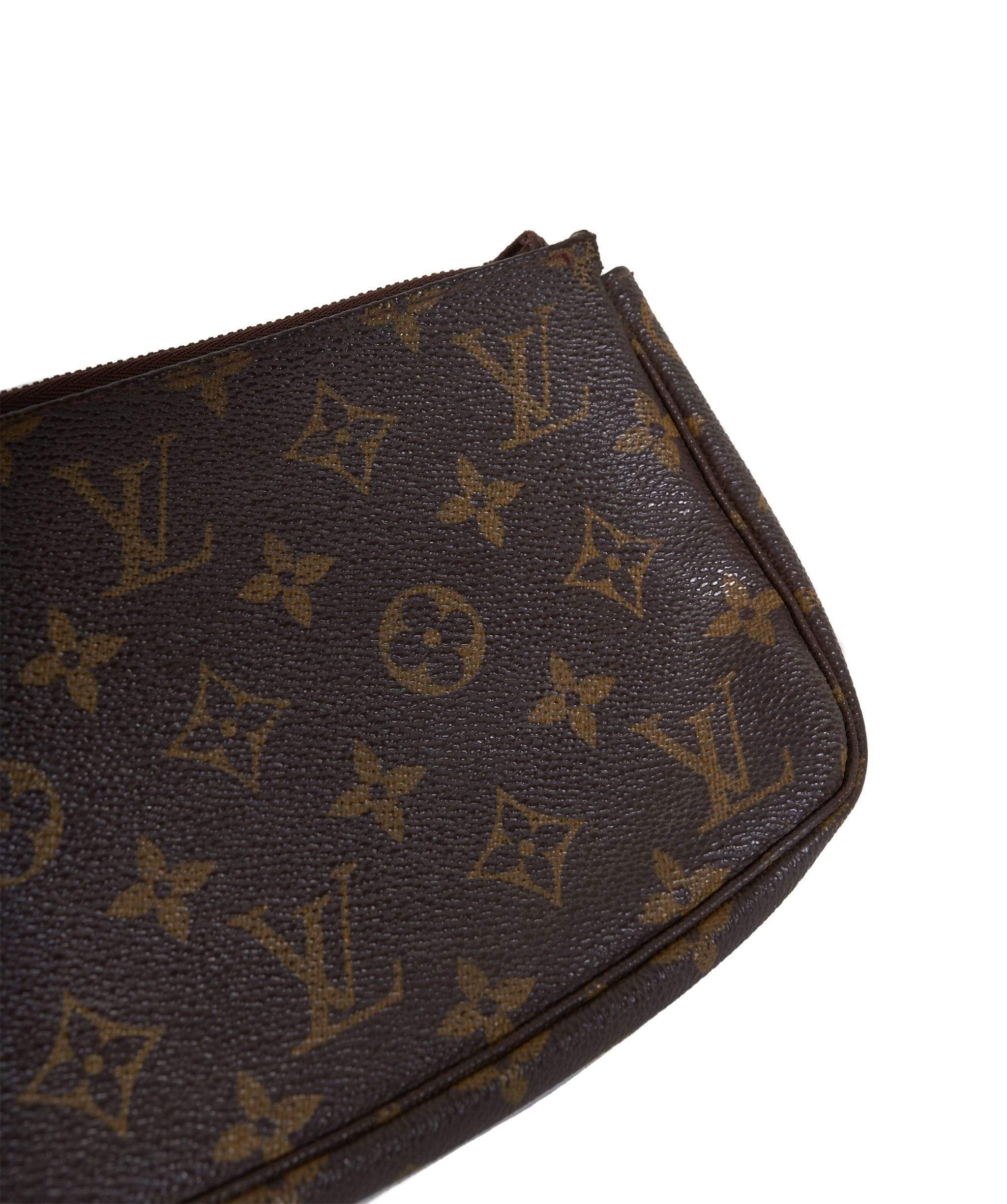 Louis Vuitton LOUIS VUITTON Monogram Pochette Accessoires Pouch MW2217