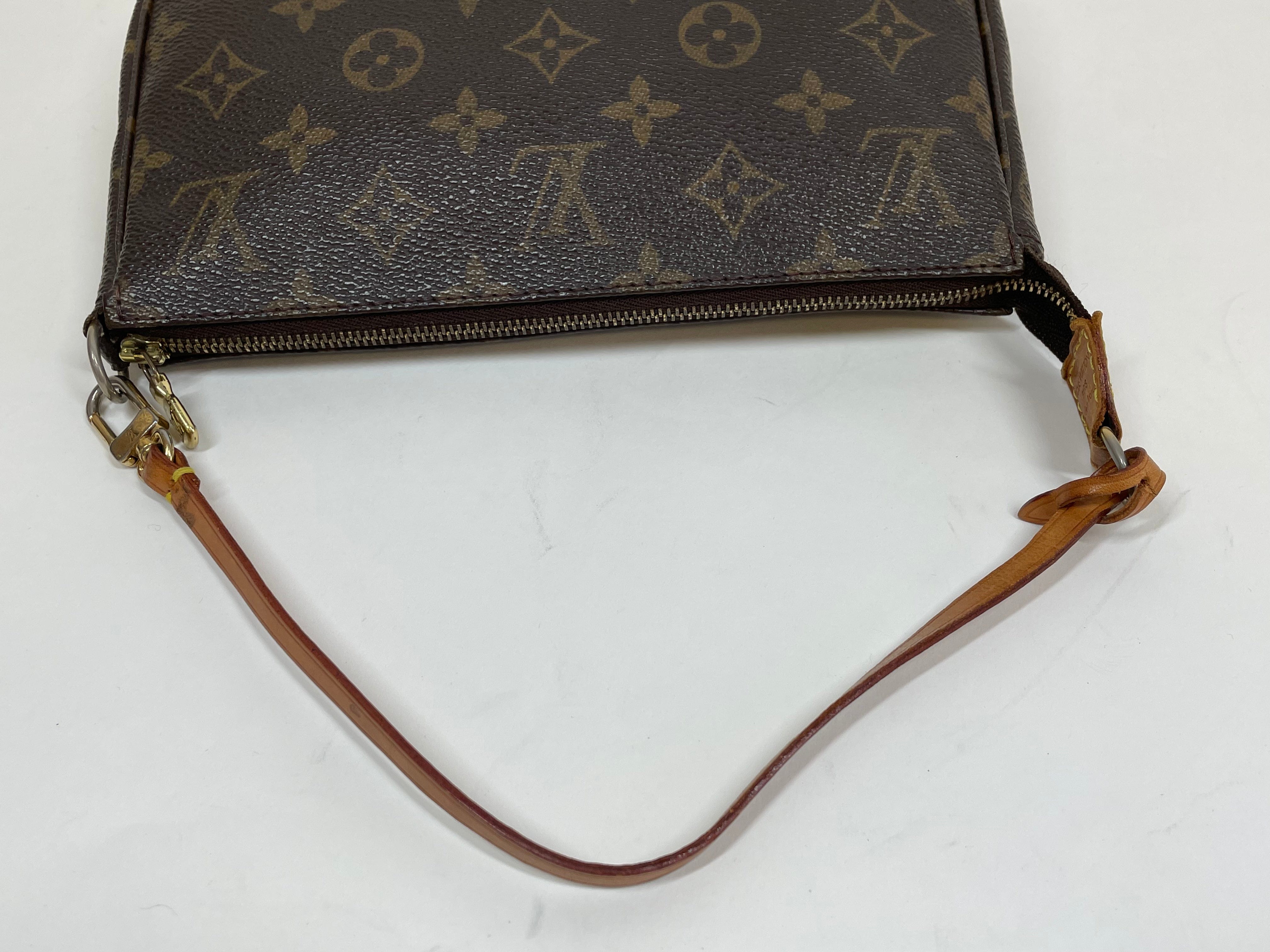 Louis Vuitton Louis Vuitton Monogram Pochette ASL3043