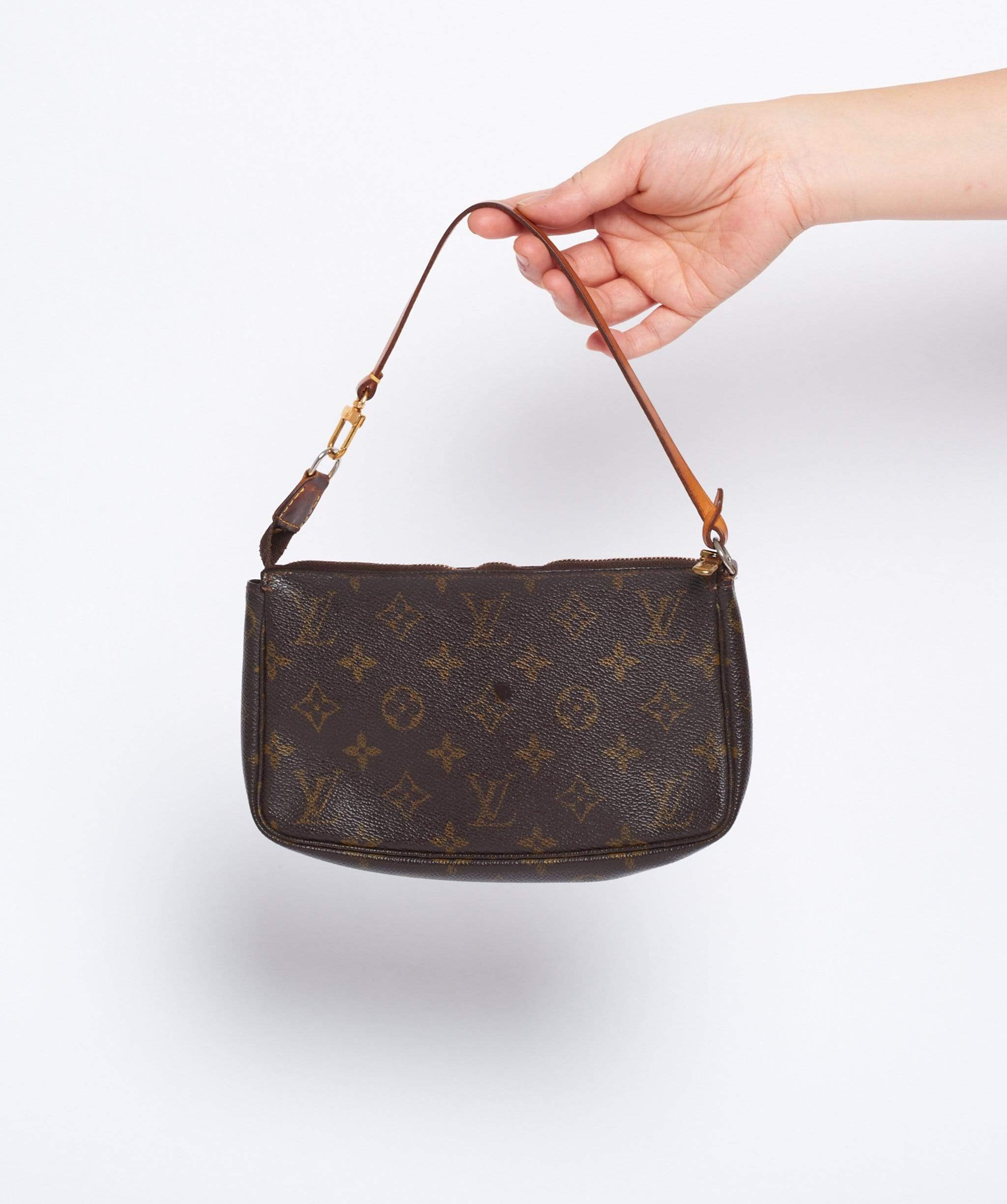 Louis Vuitton LOUIS VUITTON Monogram Pochette VI1001