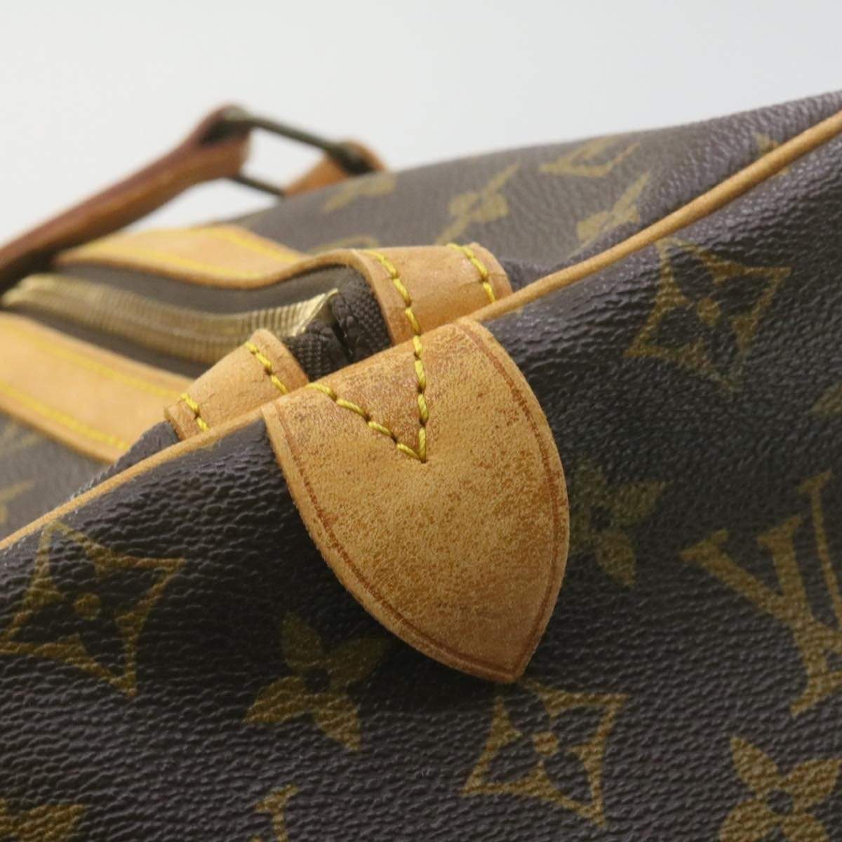 Bonhams Cars : Sac de voyage souple modèle « Steamer » par Louis Vuitton,  fabrication d'après guerre,