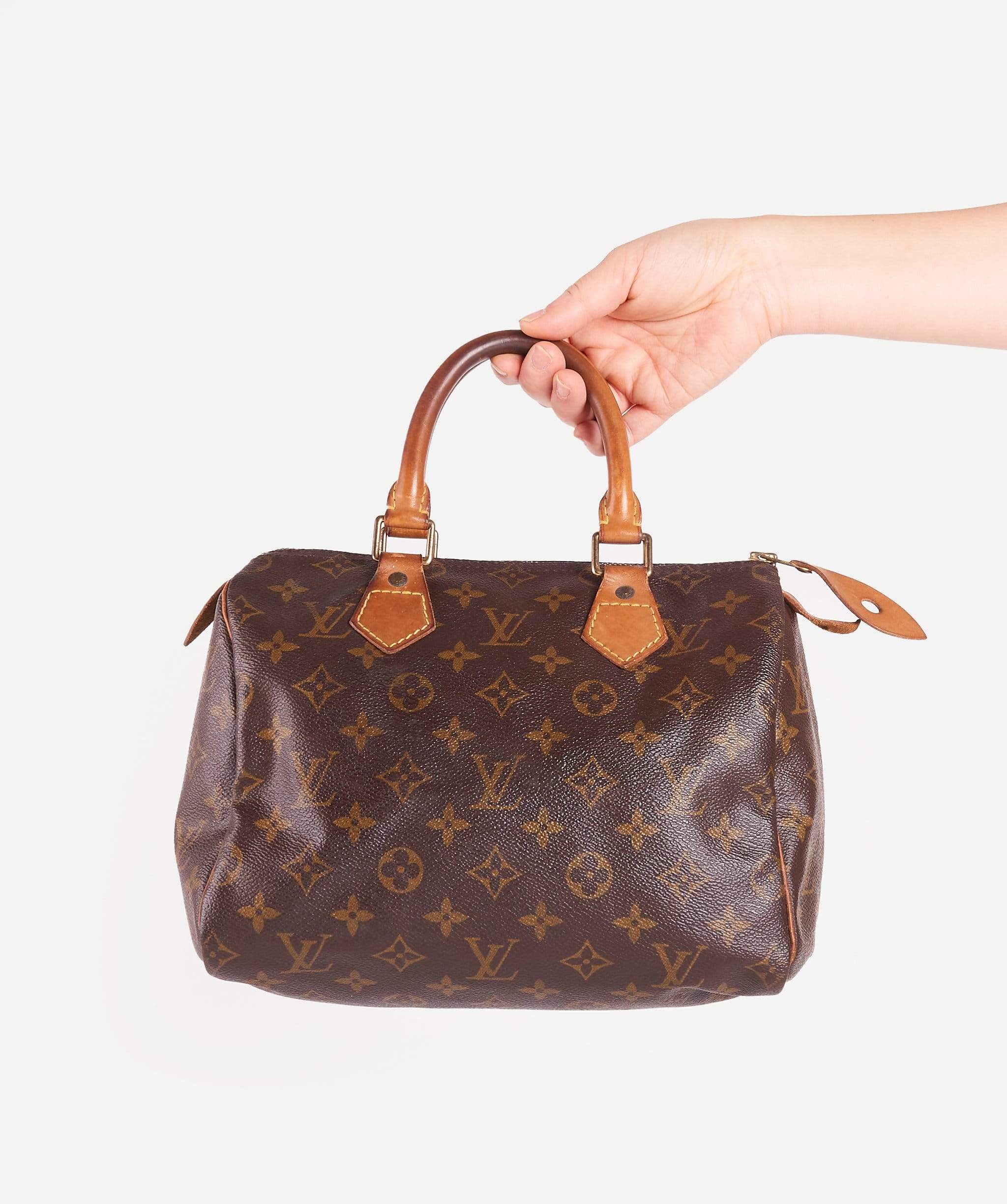 Louis Vuitton LOUIS VUITTON Monogram Speedy 25 Hand Bag SP0926