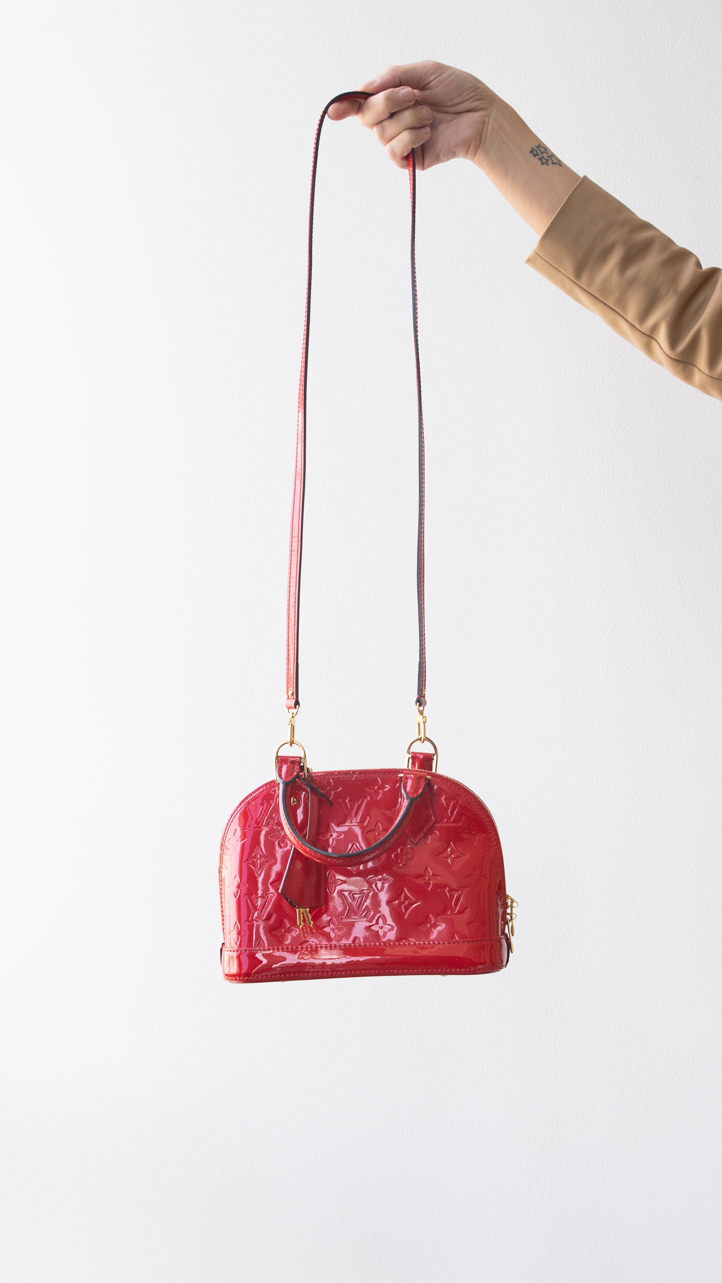 Auth Spa - Dịch Vụ Spa Túi Xách, Giày Dép Authentic Tại HCM. Louis Vuitton Monogram Vernis Alma BB Cherry Red RJL1302 – LuxuryPromise