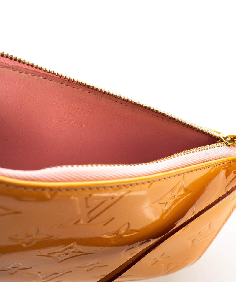 Louis Vuitton LOUIS VUITTON Monogram Vernis Lexington Marshmallow Pink Pouchette Bag - AWL1639