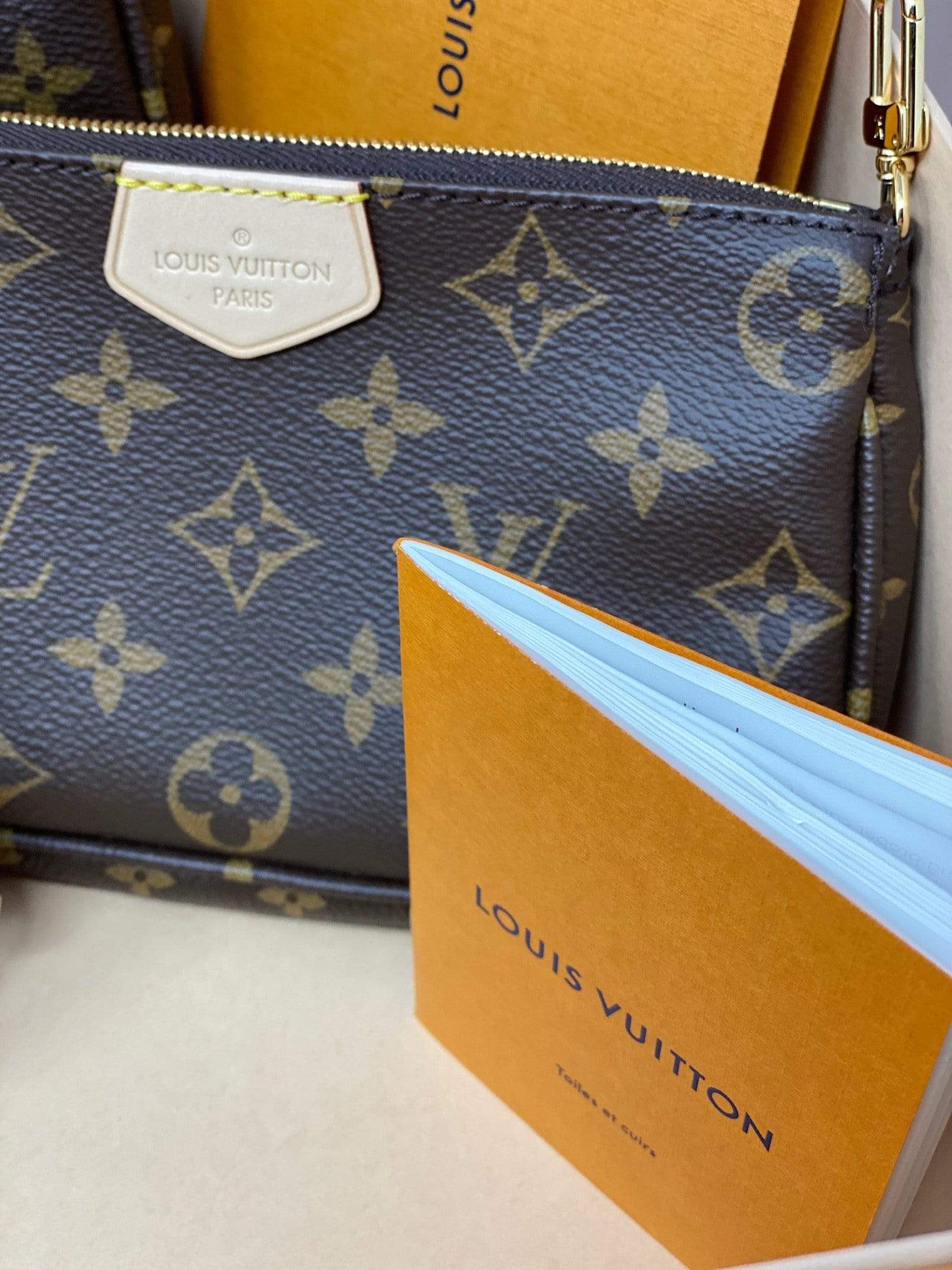 Louis Vuitton Louis Vuitton Multi Pochette Khaki