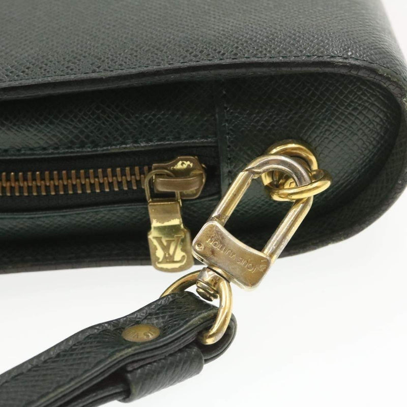 Louis Vuitton LOUIS VUITTON Taiga Baikal Clutch Bag Epicea VI0977