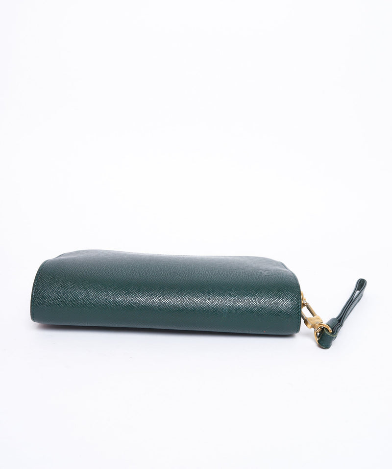 Louis Vuitton Green Taiga Baikal Clutch Bag M30184 - YI00179