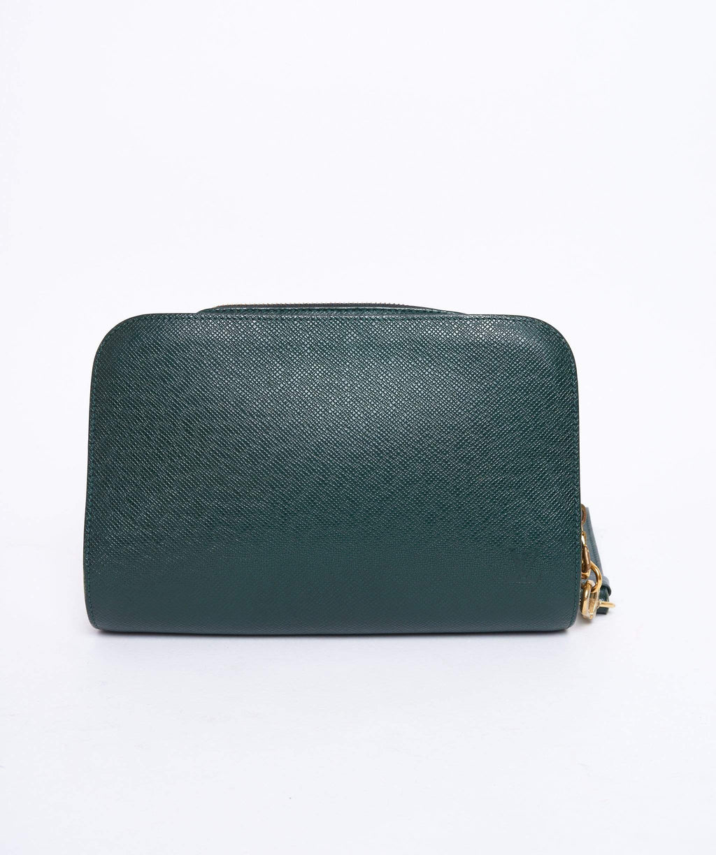 Louis Vuitton Taiga Baikal Clutch Bag (SHG-OfkX5y) – LuxeDH