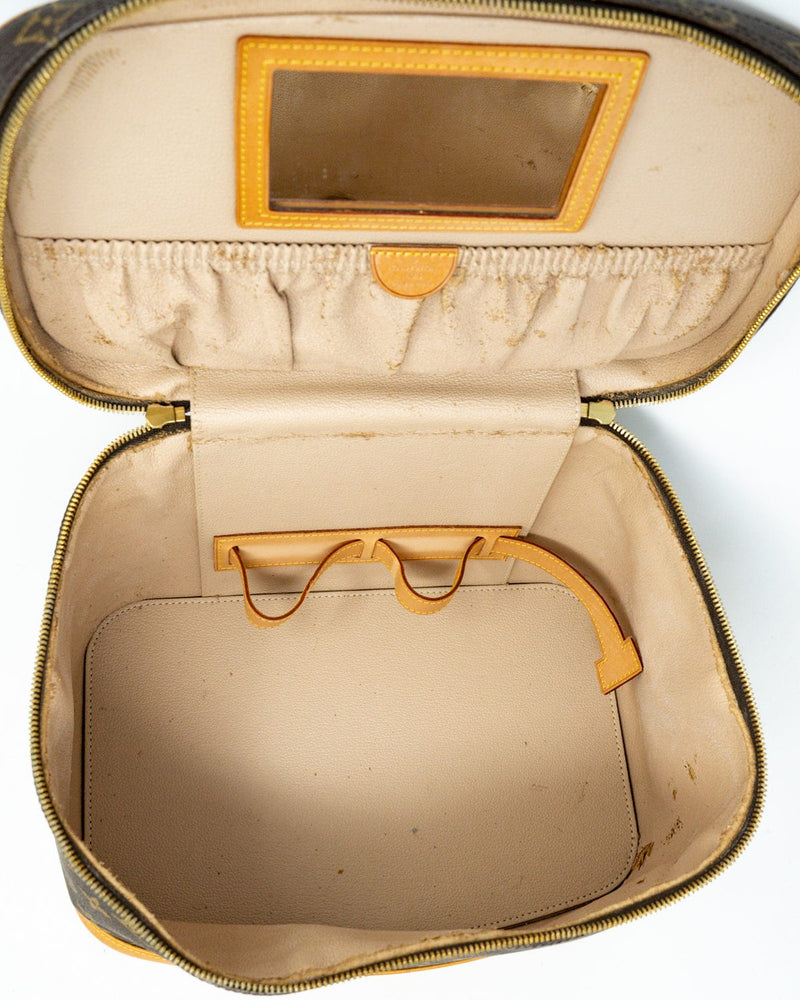 Fabulous Vintage Louis Vuitton Style Travel Vanity Case 