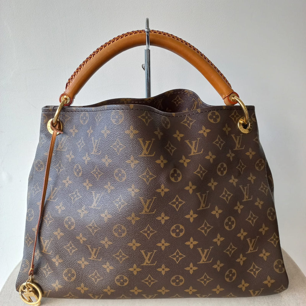 Louis Vuitton Monogram Artsy MM bag - ShopperBoard