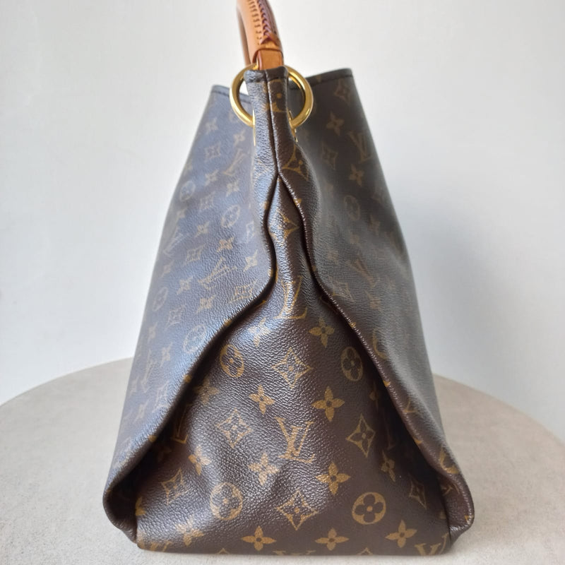 Shop Artsy Handbags, Louis Vuitton Handbags