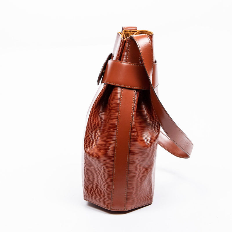 Louis Vuitton Sac dépaule shoulder bag in brown epi leather