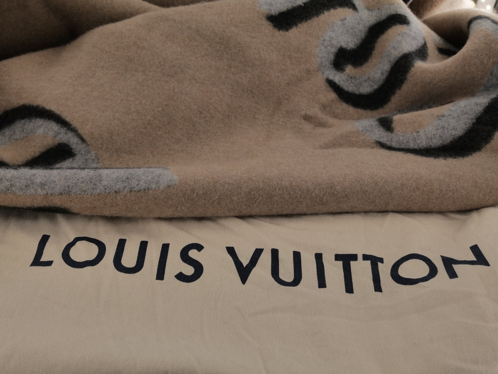 Louis Vuitton Blanket Fake