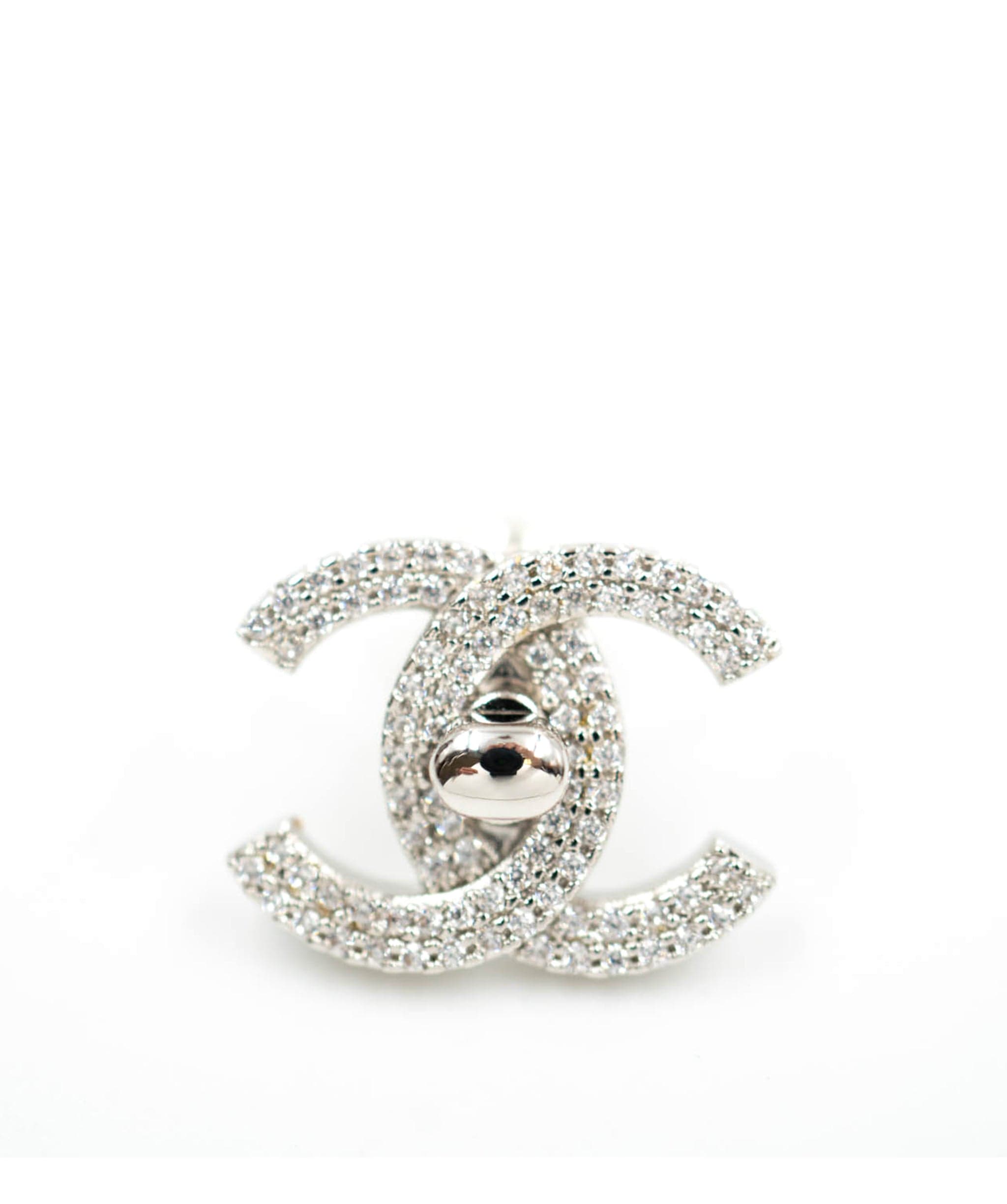 LuxuryPromise Chanel 2022 silver diamante turnlock earrings  AVL1006