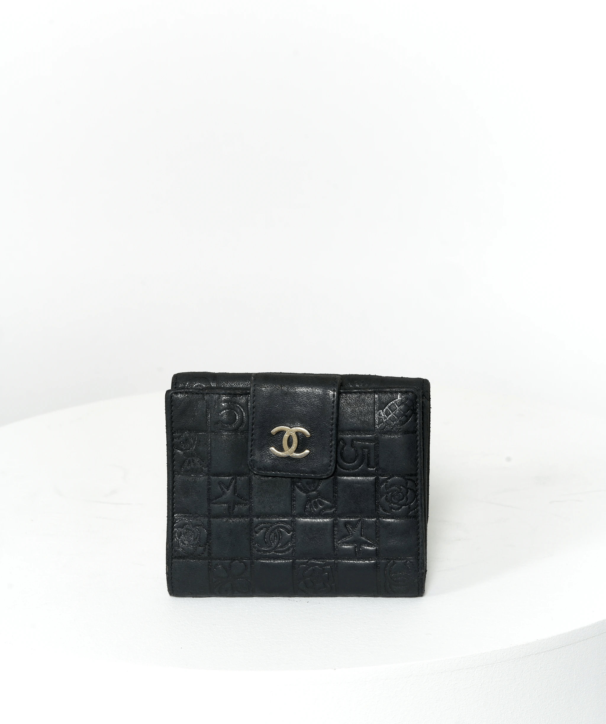 LuxuryPromise Chanel Symbol Lambskin purse