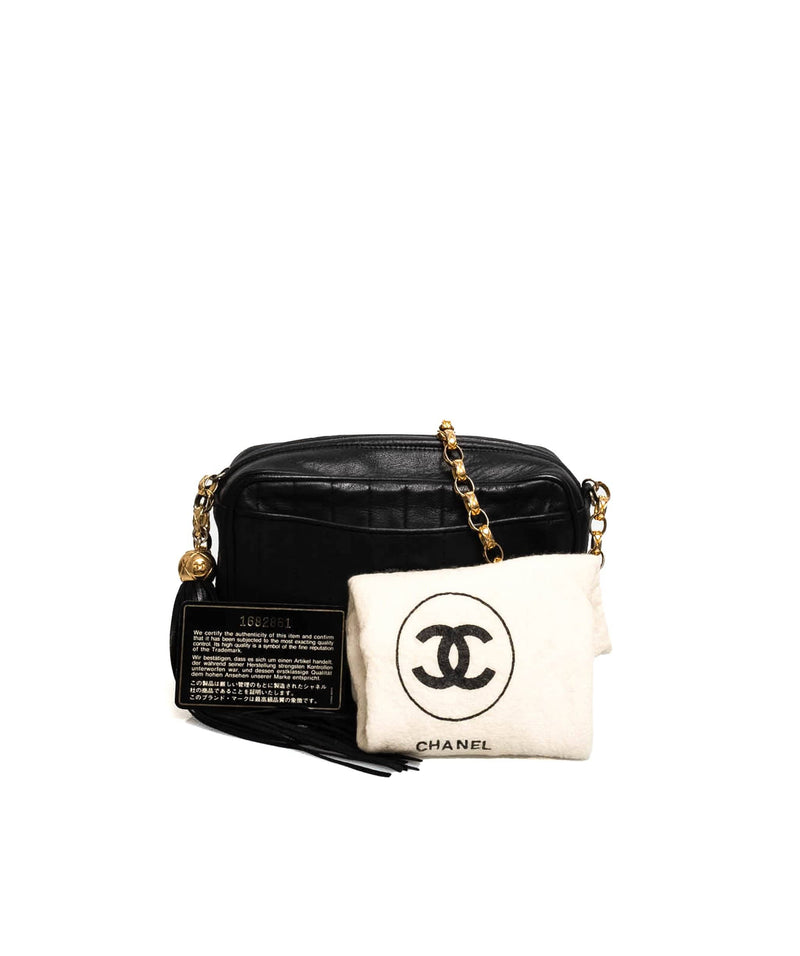 Price reduced to clear!! Vintage Chanel camera bag with bijoux chains ,  Luxury, Bags & Wallets on Carousell
