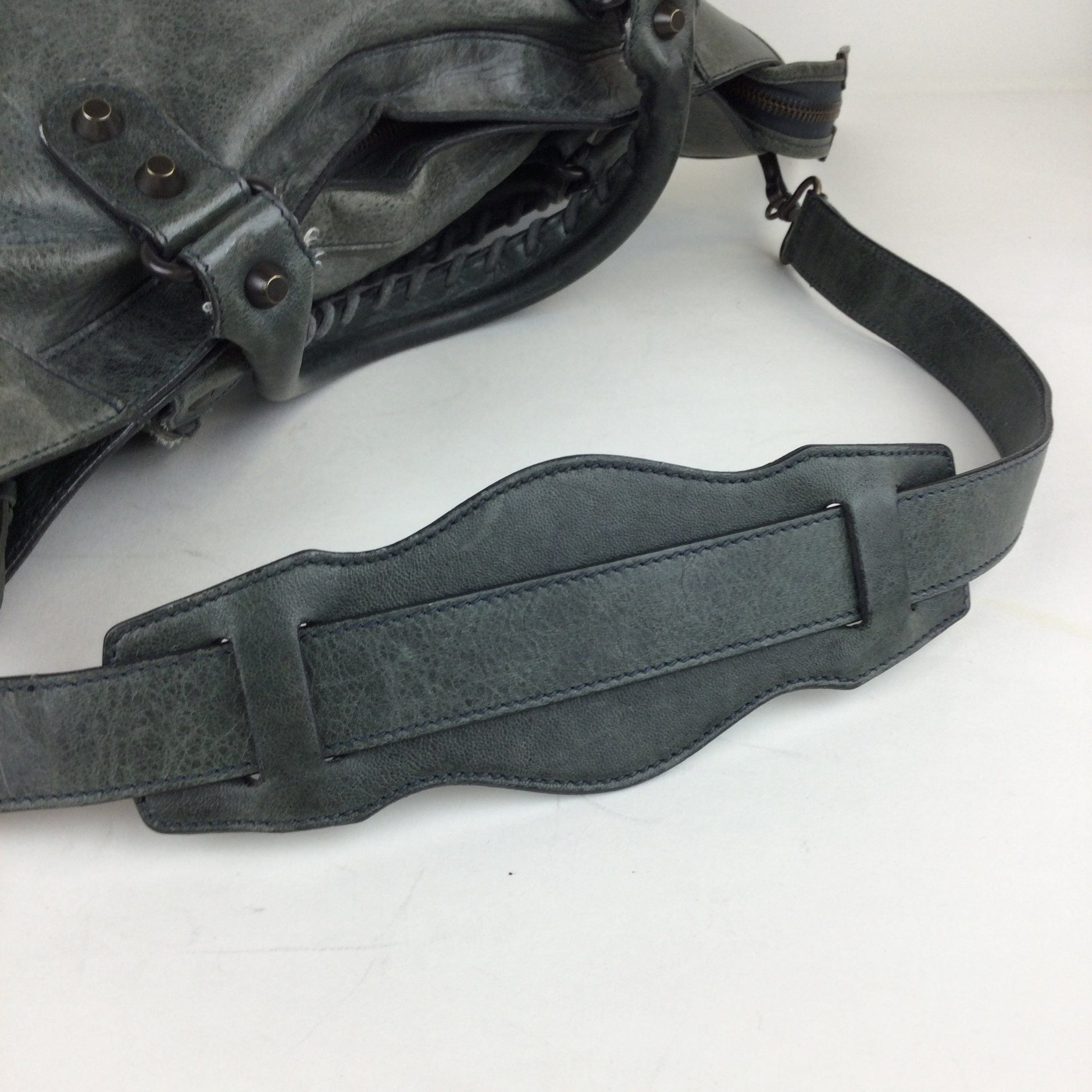 LuxuryPromise Balenciaga The City Leather 2way handbag Green 115748   With mirror