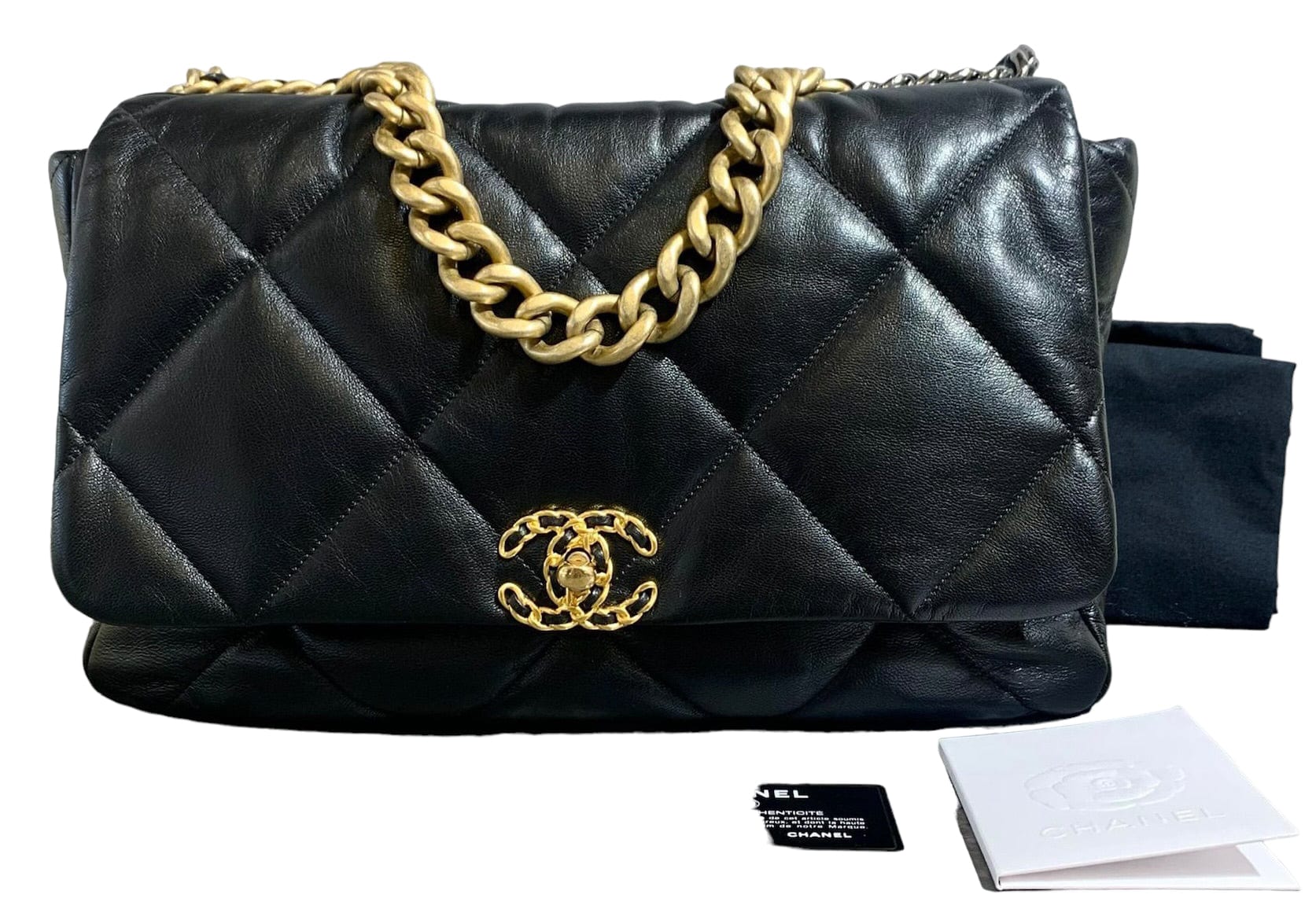 LuxuryPromise Chanel 19 Maxi black/gold