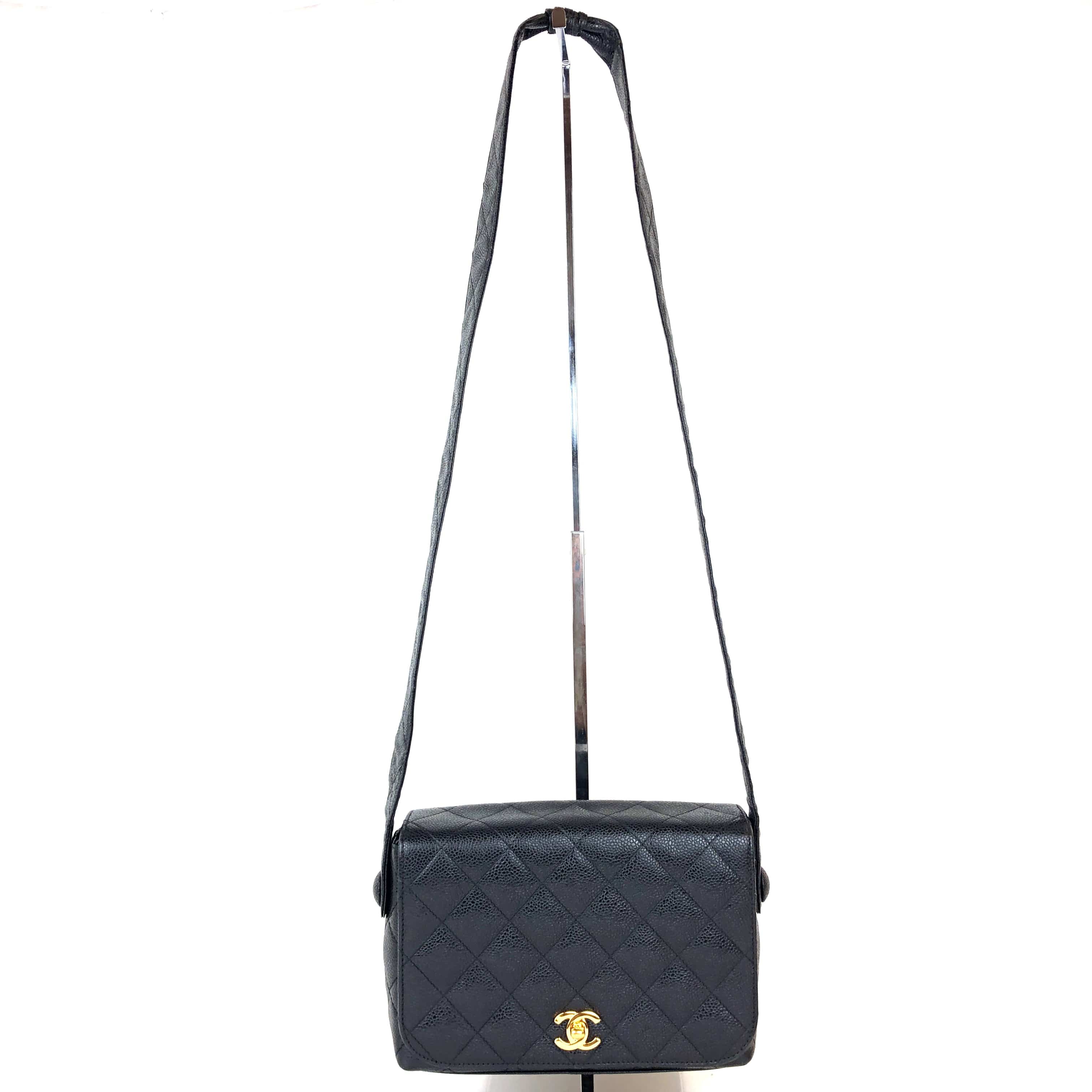 LuxuryPromise Chanel Caviar turn lock shoulder bag