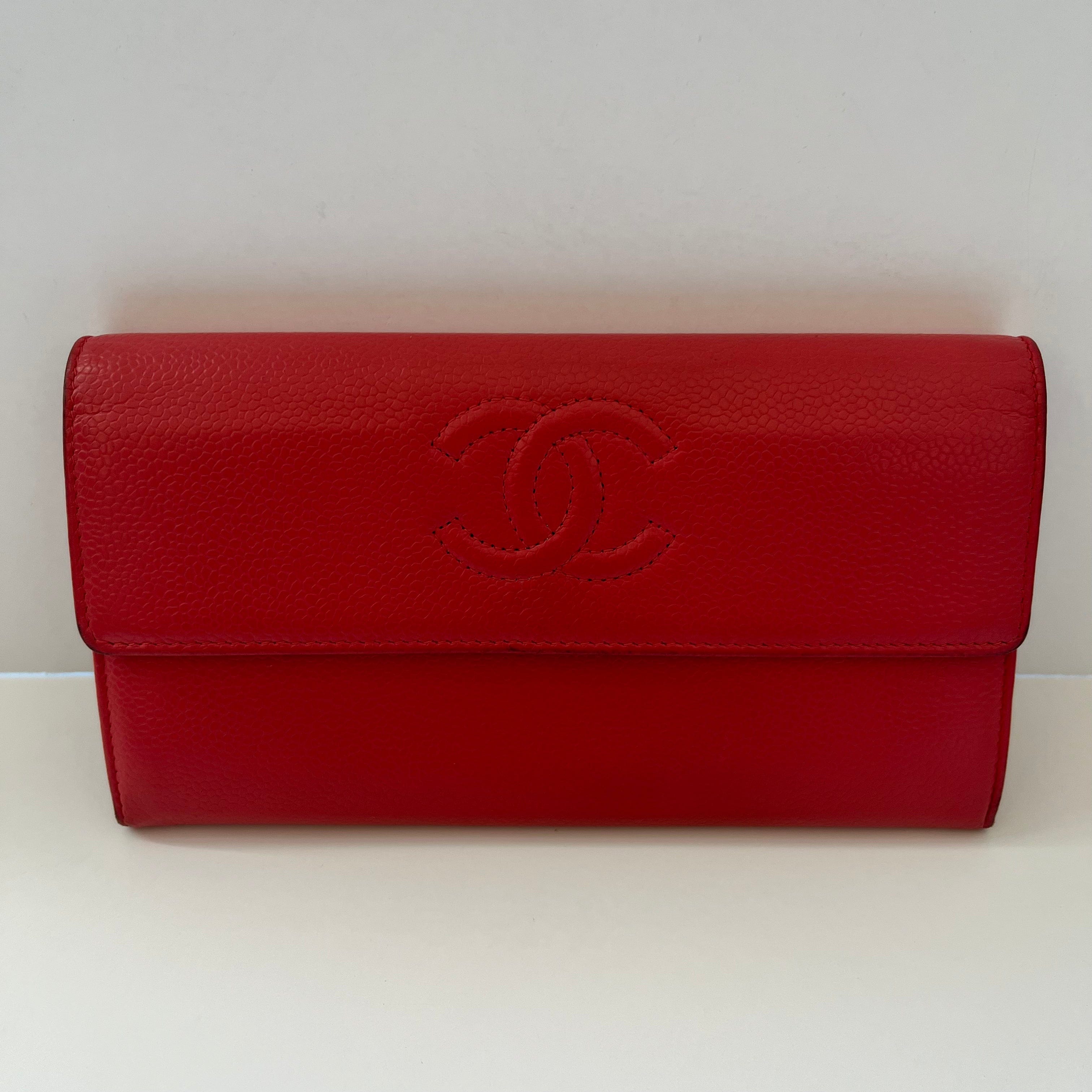 LuxuryPromise Chanel CC Logo Continental Wallet