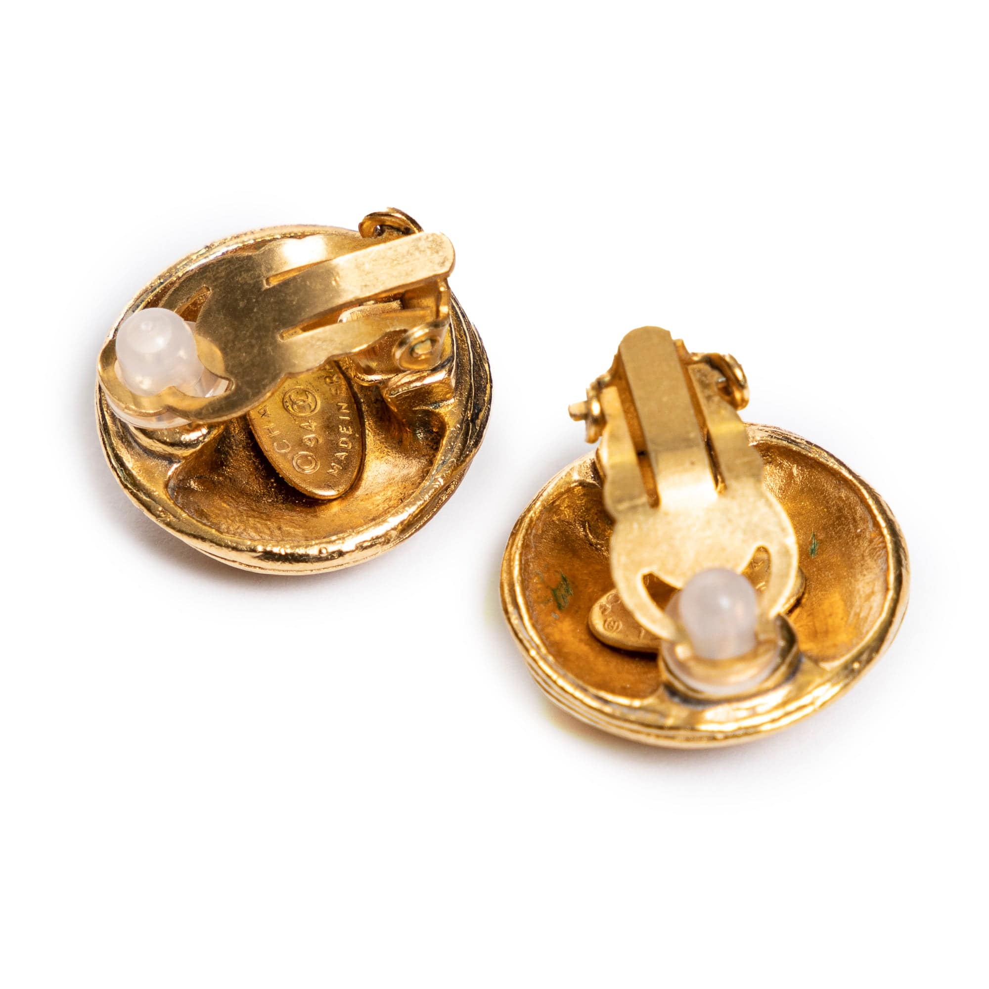 LuxuryPromise Chanel CC Round Clip-On Earrings AAU7744