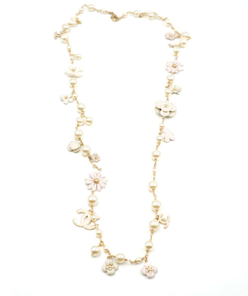 Camellia hot sale flower necklace