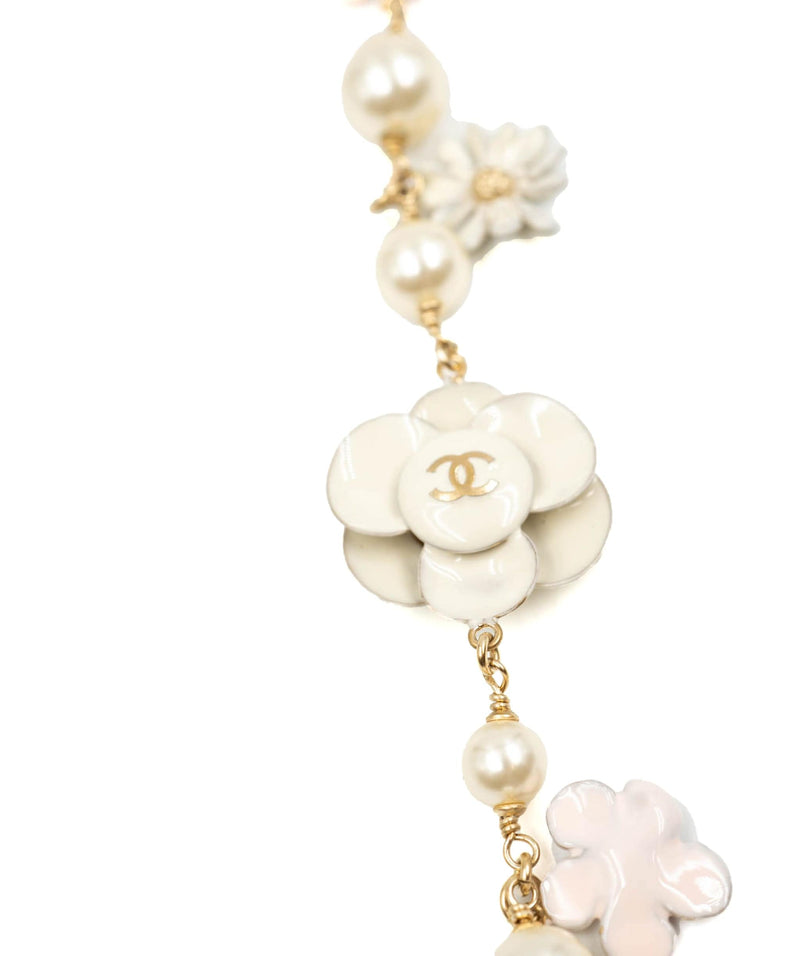 Chanel Camellia Necklace - white - AWL3678 – LuxuryPromise