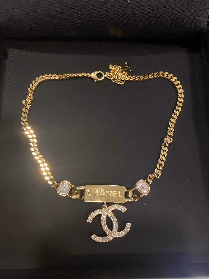 LuxuryPromise Chanel chocker gold diamonte