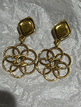 LuxuryPromise Chanel flower earrings