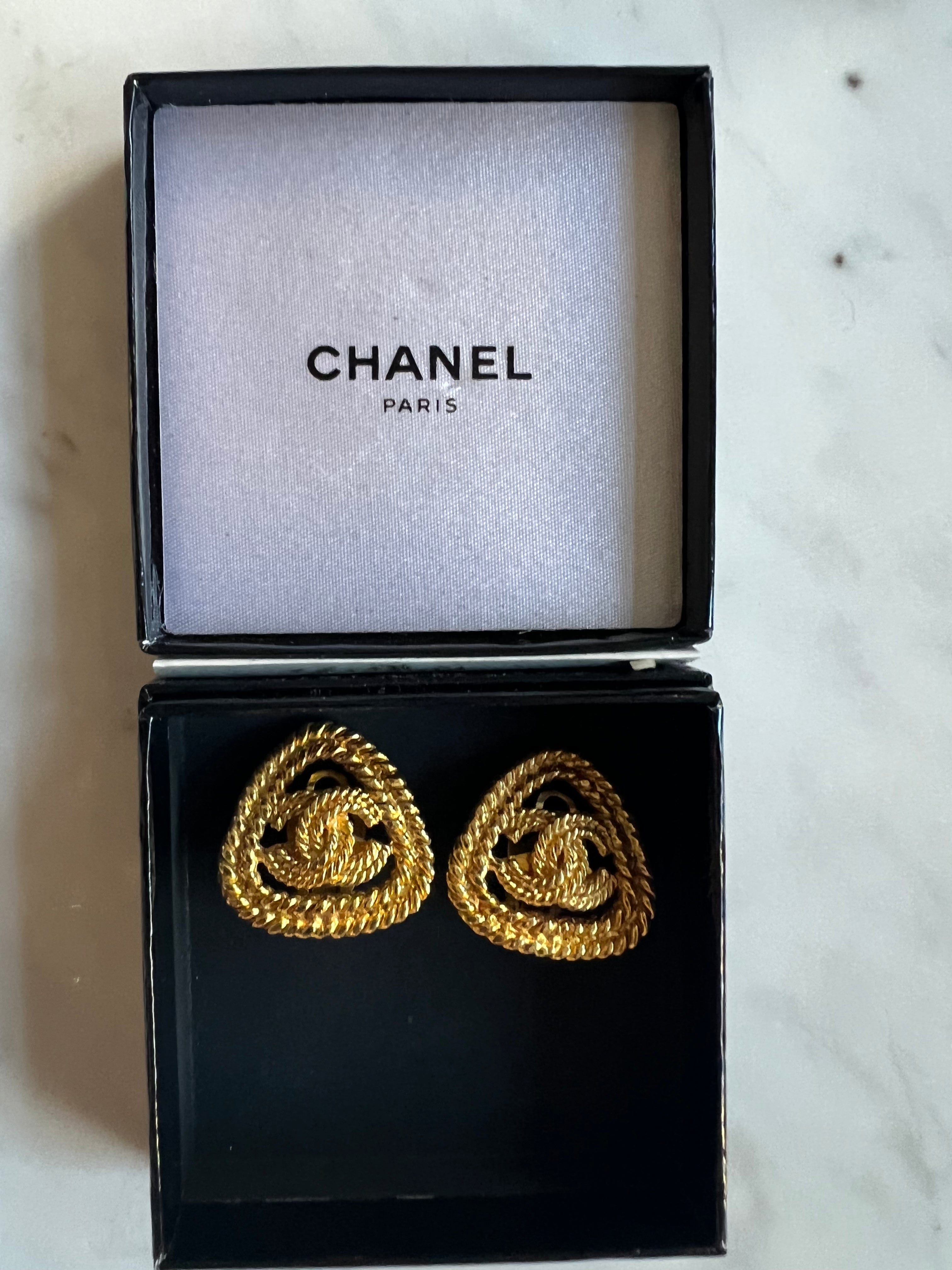 LuxuryPromise Chanel rope clip ons