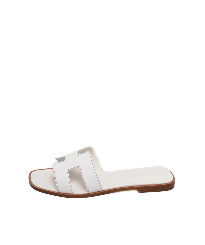 LuxuryPromise Hermes white oran sandals 38