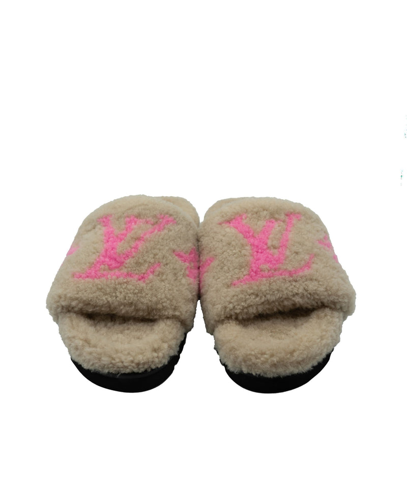 LuxuryPromise Louis Vuitton sliders creme and pink 38.5