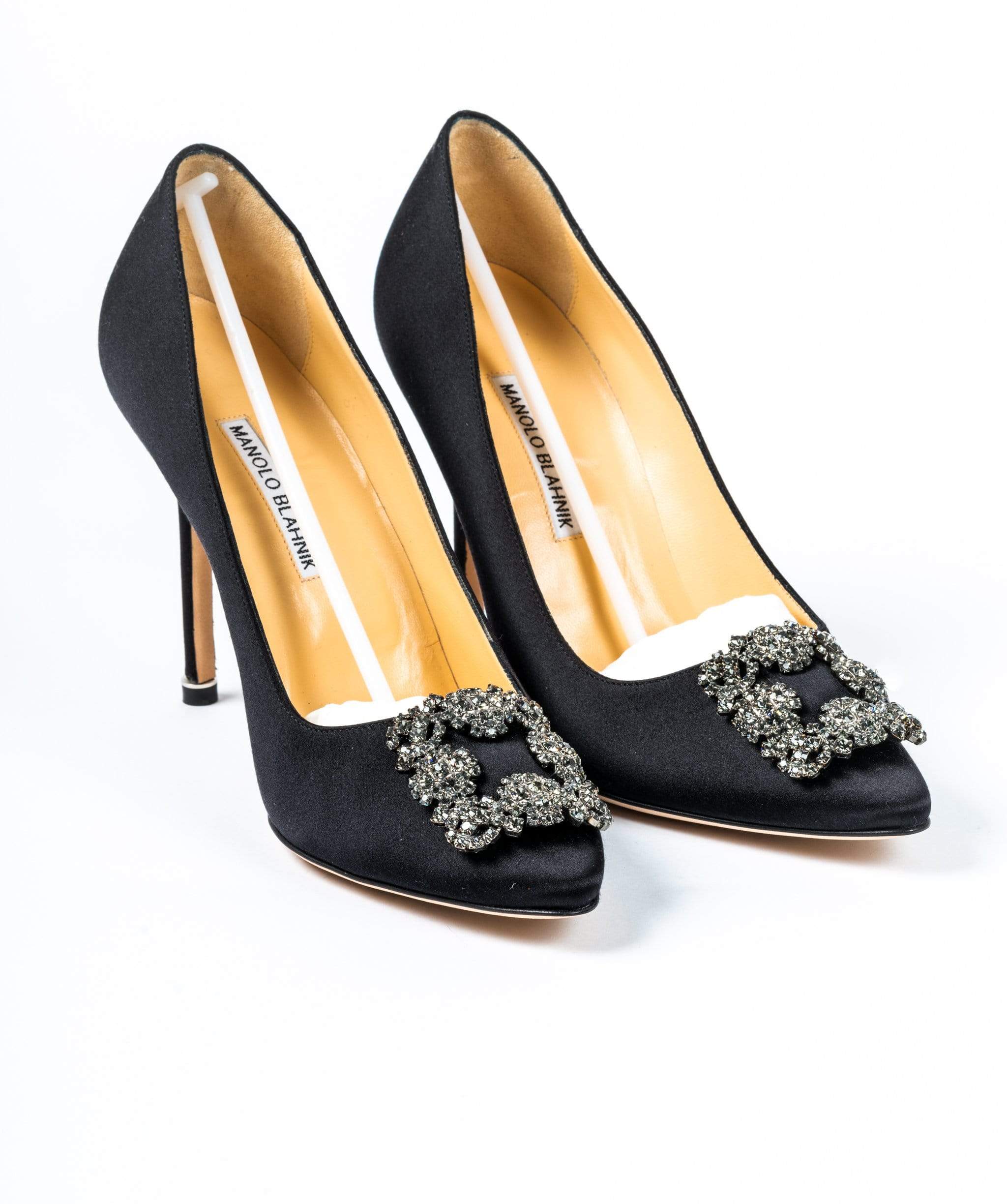 Manolo Blahnik Manolo Blahnik Hangisi Pump Black Size 40