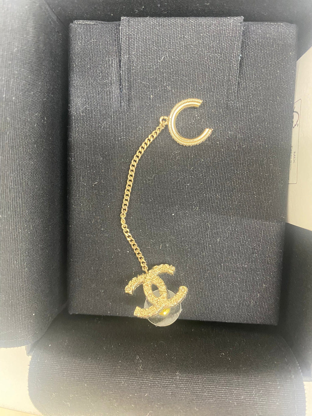 22C Metal Crystal CC Chain Cuff Gold Earrings