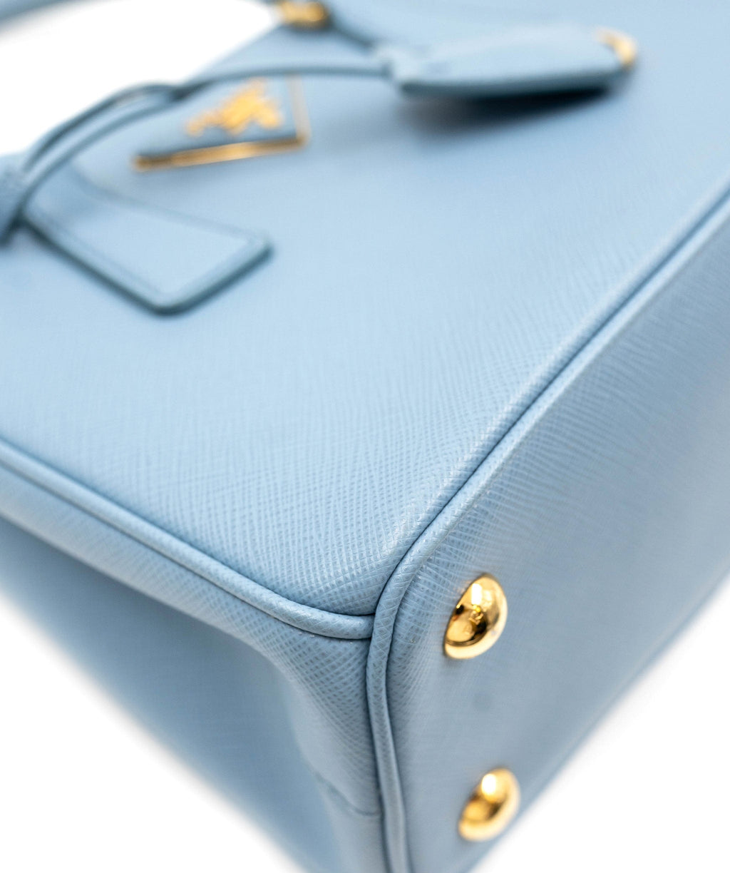 Galleria leather handbag Prada Blue in Leather - 25435286