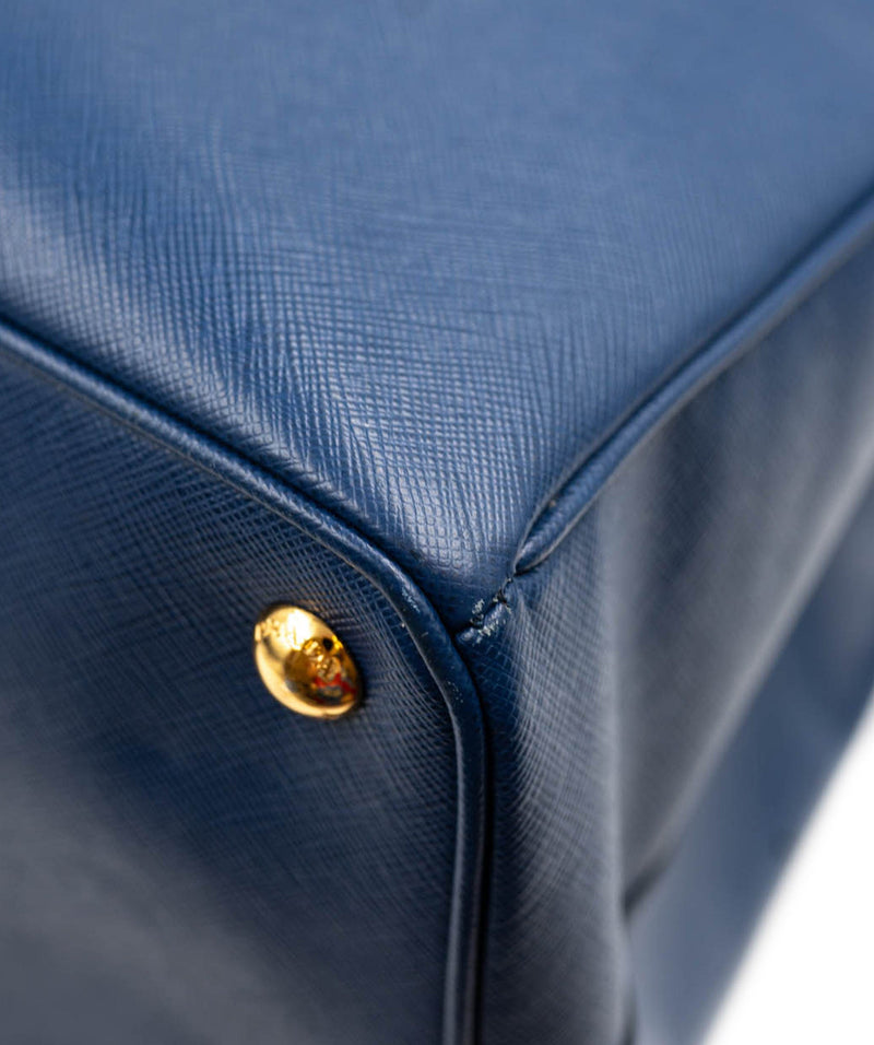 Galleria leather handbag Prada Blue in Leather - 33548654