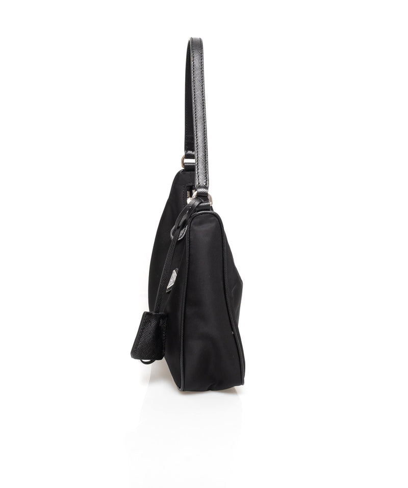 Prada Prada Re-Edition 2005 Black Nylon Tote Bag - AWL1668