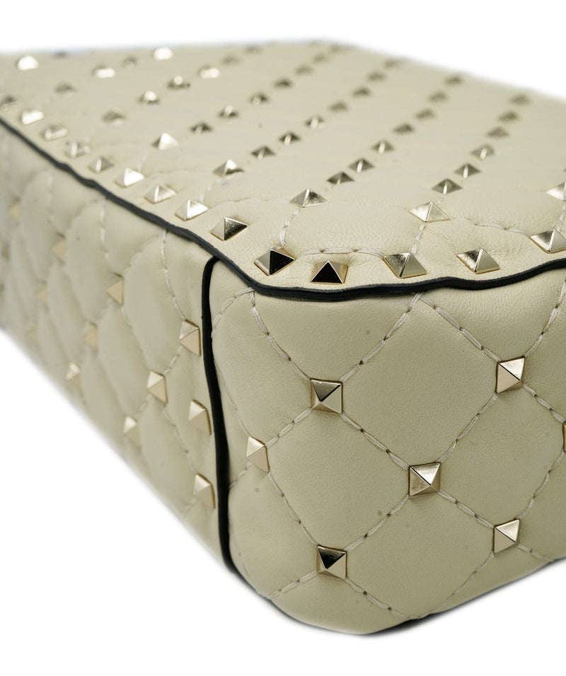 Valentino on sale clutch silver