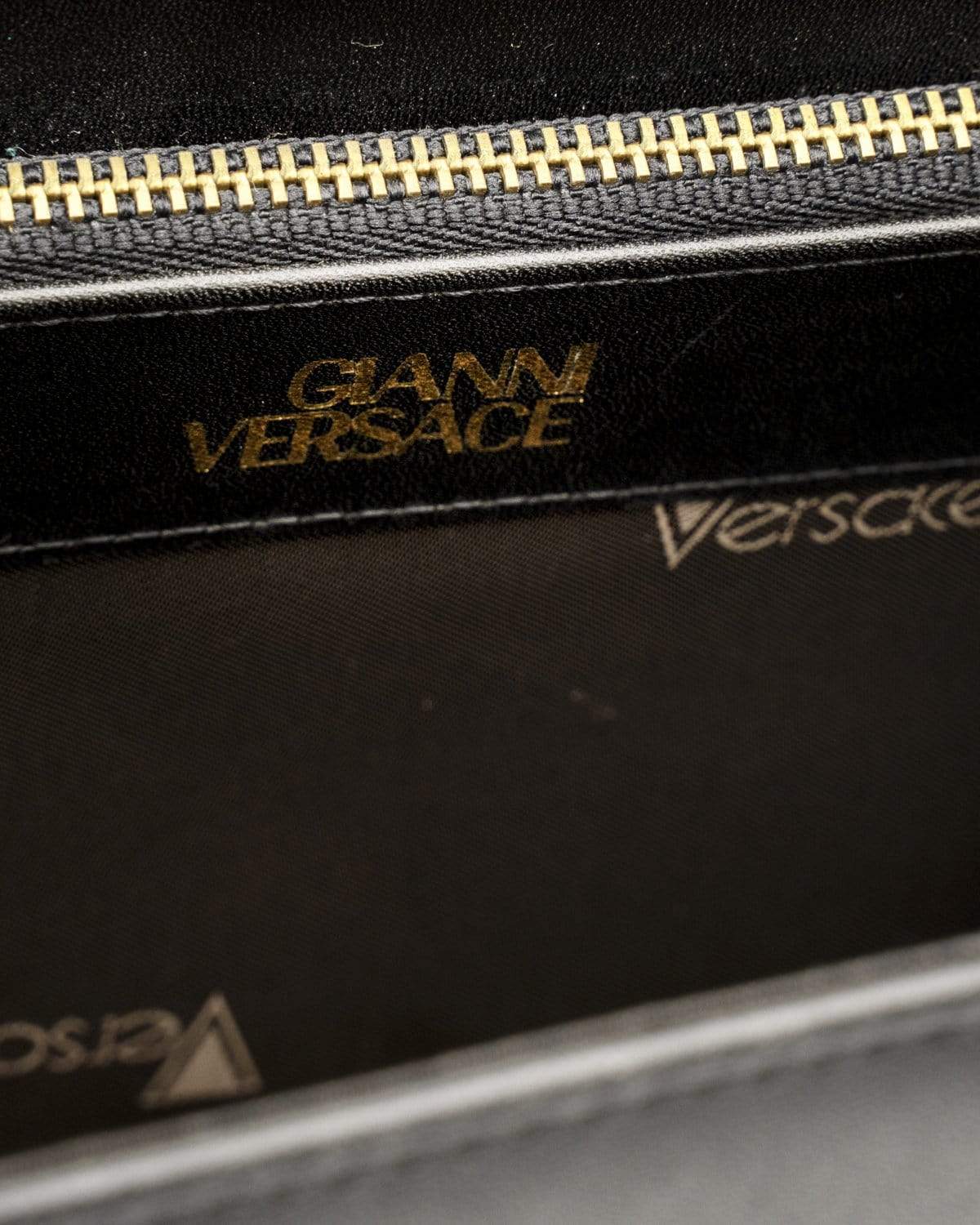 Versace Vintage Gianni Versace classic black handbag with golden buckle motif and a shoulder strap - AWC1093